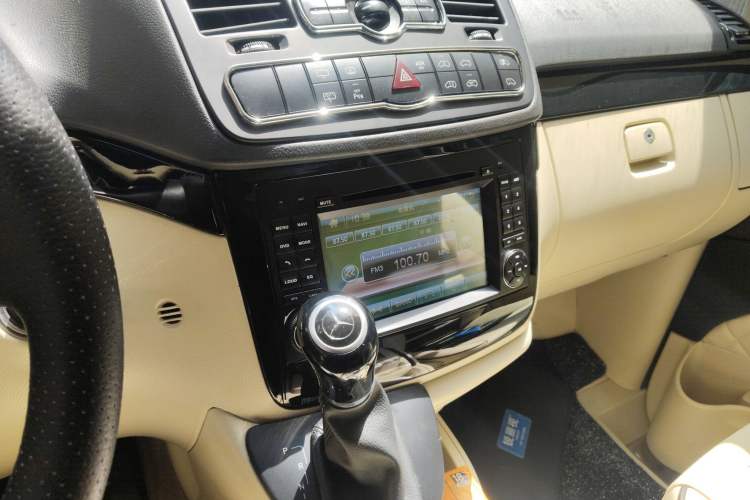 Used Karson Vito 2015 C7 3.0L Commercial Standard Model Audio And AC Panel