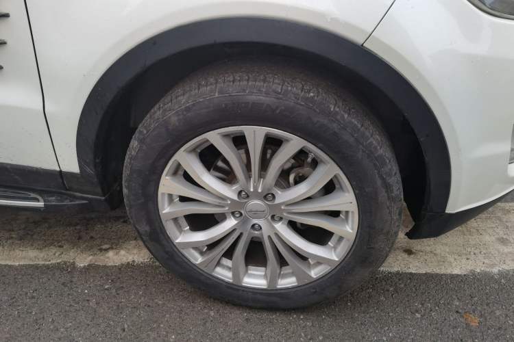 Used Land X7 2015 2.0T Panoramic Prestige Edition
