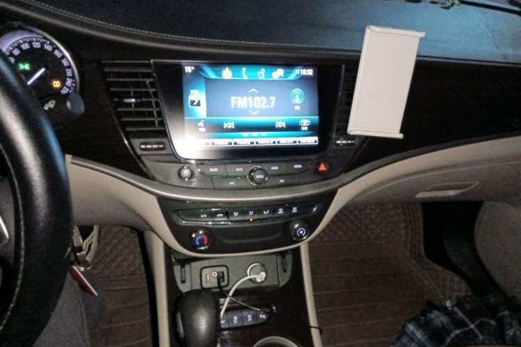 Used Buick Verano 2018 Sedan 15S Automatic Leading Model Audio And AC Panel