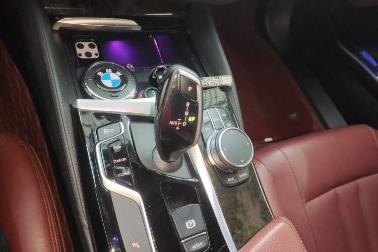 Used BMW 5 Series 2019 Facelifted 530Li Leading Edition M Sport Package
