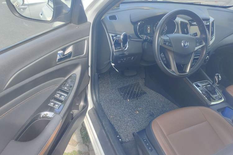 Used CHANGAN Eado New Energy 2018 1.0T PHEV Navigation Model Driver Seat