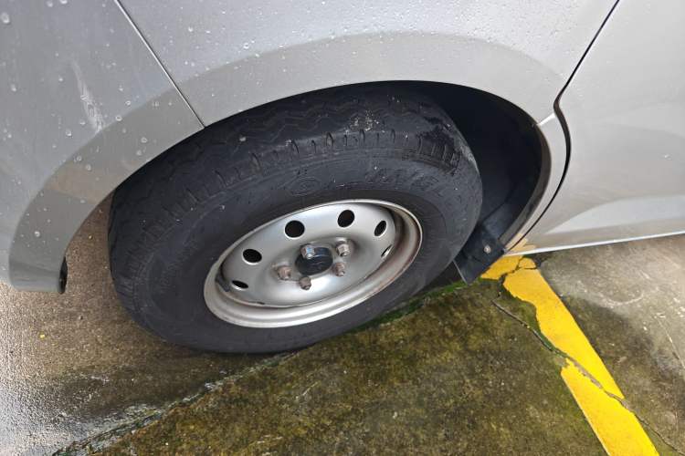 Used CHANGAN KAICHENG Ruixing M60 2023 1.5L GDI Base Version (Rear-Opening Door Edition) Left Front Wheel Hub