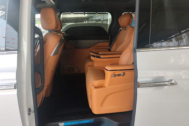 Used Wey Gaoshan 2025 Four-Wheel Drive Alpine 8
