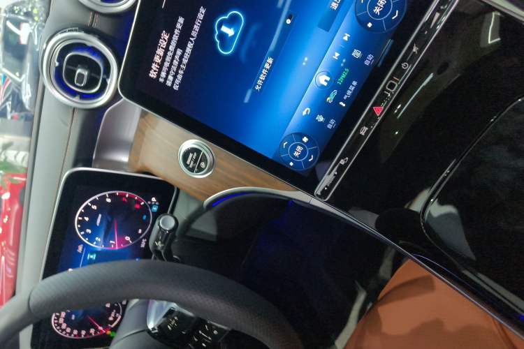 Used Mercedes-Benz GLC 2025 Refreshed GLC 300 L 4MATIC Dynamic Version 5 Seats