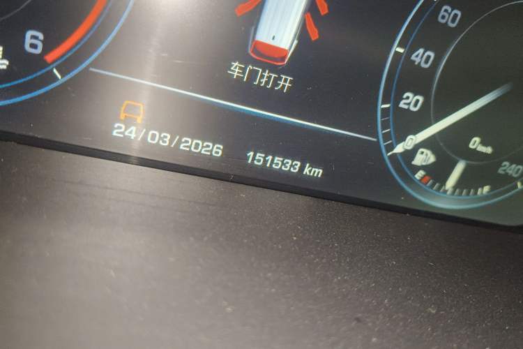 Used Land Rover Range 2015 3.0 TDV6 Vogue Odometer Close Up