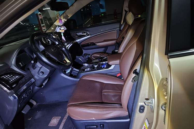 Used BYD Tang New Energy 2015 2.0T Four-Wheel-Drive Flagship Model