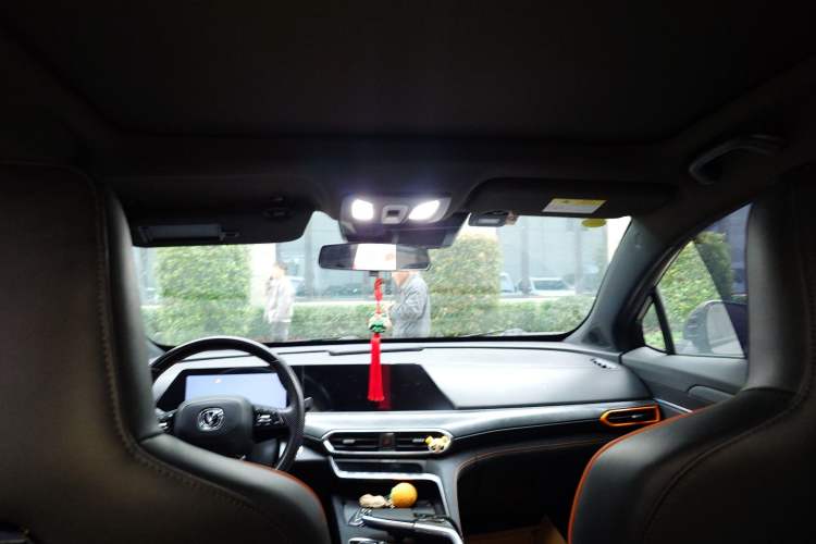 Used CHANGAN UNI-T 2022 1.5T Prestige Version Headliner