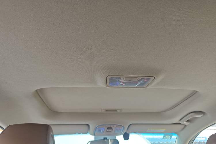 Used Hyundai Tucson 2015 1.6T Dual-Clutch Two-Wheel-Drive Smart Model Headliner