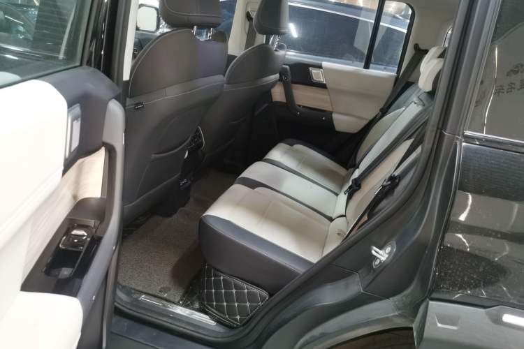 Used iCAR 03 2024 472km Four-Wheel Drive Long-Range Version Left Rear Seat