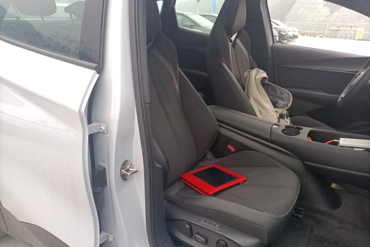 Used Volkswagen ID.UNYX 2024 Pro Long-Range Version