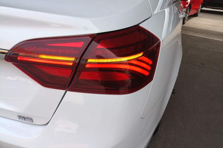 Used Geely Auto Emgrand 2019 Leading Edition 1.5L Manual Luxury Model China VI Standard