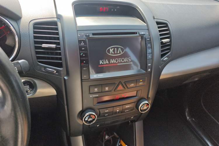 Used Kia Sorento 2012 2.4L Gasoline Luxury Edition
