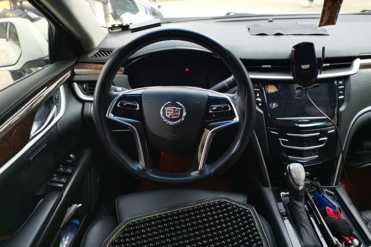 Used Cadillac XTS 2013 28T Luxury Model
