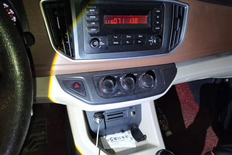 Used FORTHING Lingzhi 2019 M5L 1.6L 7-Seater Standard Model China VI