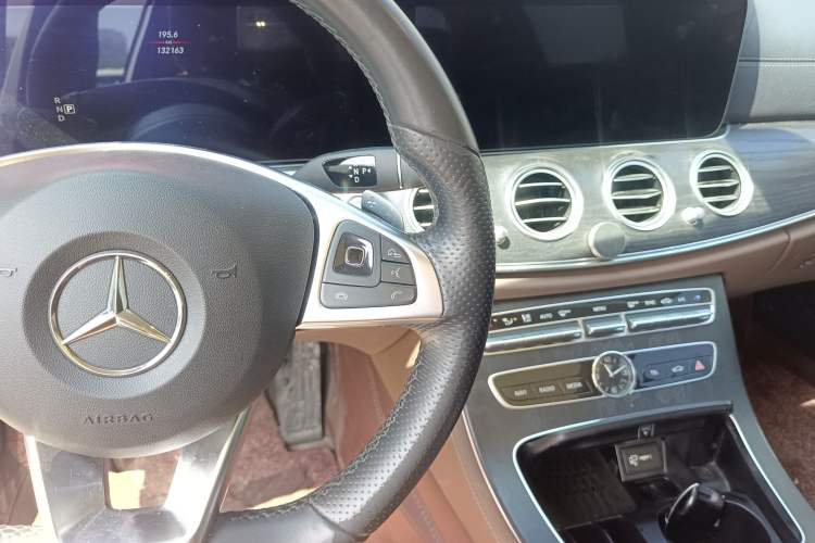 Used Mercedes-Benz E-Class 2018 Facelift E 200 L Sport Edition Gear Lever