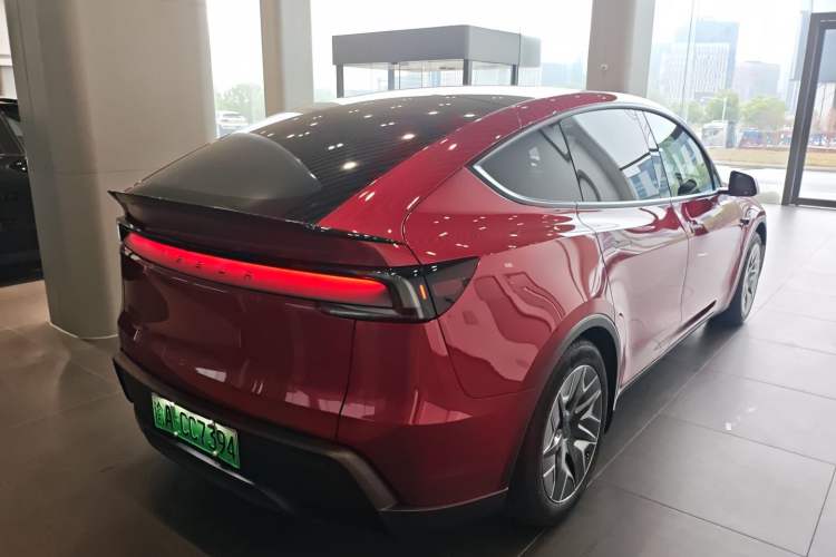 Used Tesla Model Y L 2025 Model Long-Range All-Wheel-Drive Version
