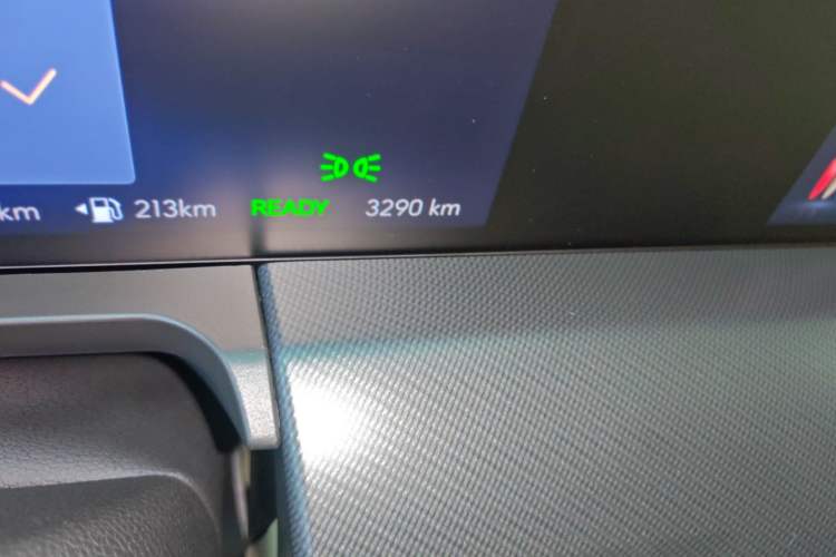 Used Buick GL8 New Energy 2025 Lu Shang Luxury Edition 7-Seater
