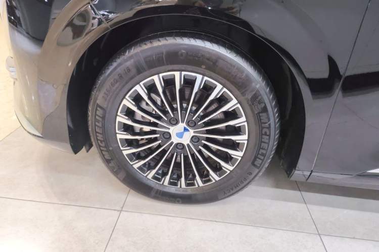 Used Denza D9 2024 DM-i 980 Four-Wheel Drive Flagship Model