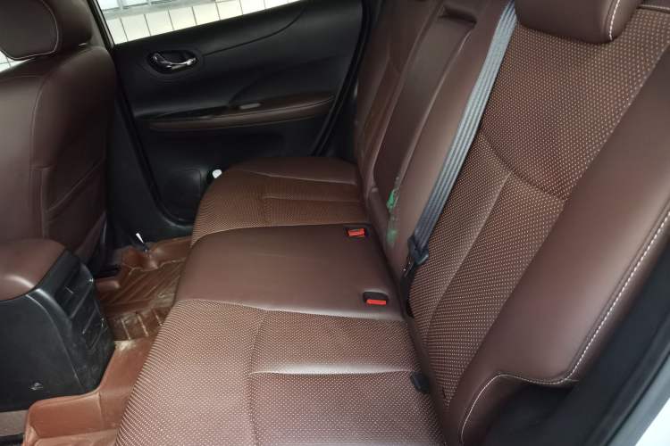 Used Nissan Tiida 2014 1.6L CVT Cool Cafe Edition