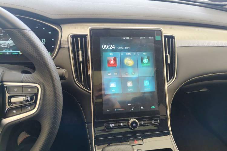 Used Roewe i6 MAX New Energy 2023 EV 420 Skyroof Special Edition Audio And AC Panel