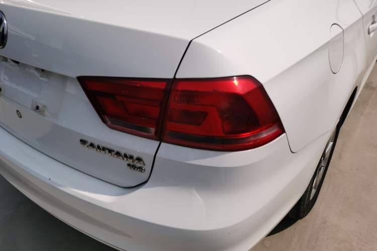 Used Volkswagen Santana 2015 1.6L Manual Fashion Edition Right Rear Taillight