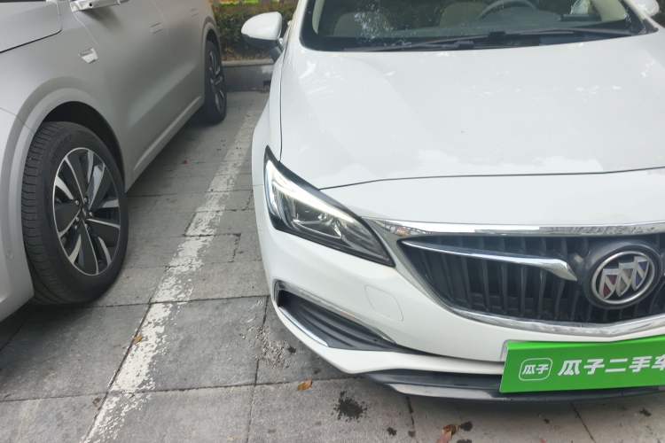 Used Buick Verano 2018 Sedan 15S Automatic Leading Model Right Front Headlight