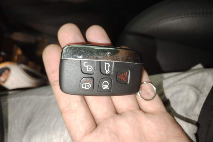 Used Land Rover Discovery Sport 2018 240 PS SE Version