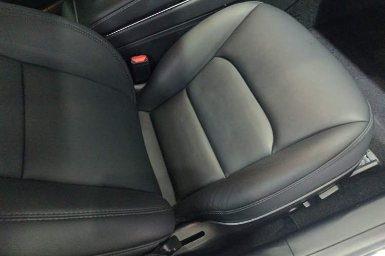 Used Tesla Model 3 2019 Long-Range Rear-Wheel-Drive Version