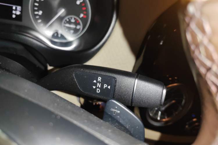 Used Mercedes-Benz Vito 2021 2.0T Business Version 7 Seats