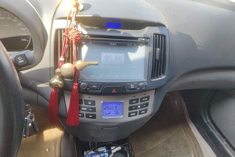 Used Hyundai Celesta 2011 1.6L Automatic Luxury Version Audio And AC Panel