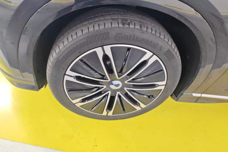 Used Denza N7 2024 630 All-Wheel Drive Intelligent Driving Max Edition Left Front Wheel Hub