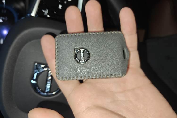 Used Volvo XC60 New Energy 2023 T8 Plug-in Hybrid Long-Range All-Wheel Drive Smart Luxury Edition Interior 1