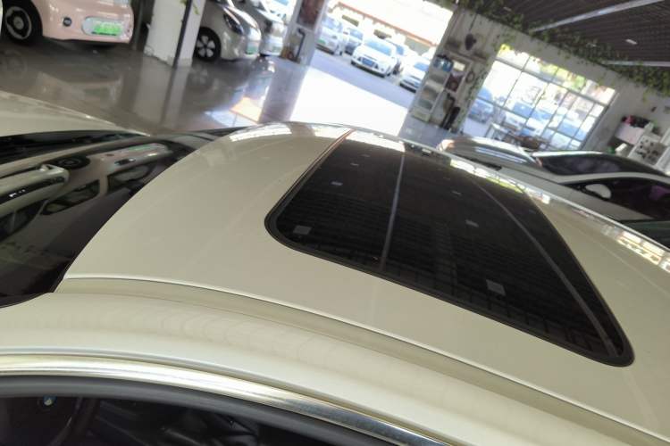 Used BMW 3 Series 2016 320Li Ambition Model
