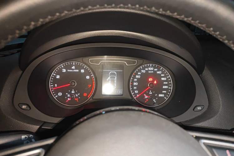 Used Audi Q3 2016 30 TFSI Collector's Edition Comfort Model
