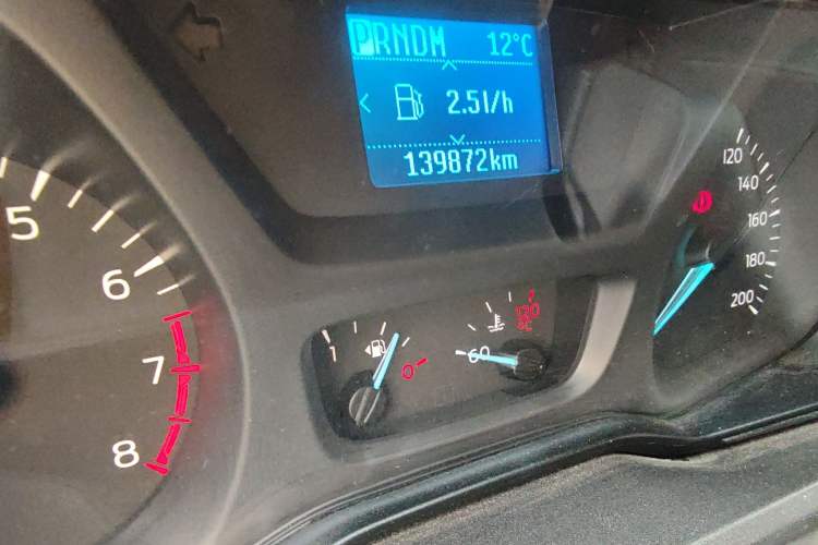 Used Ford Tourneo Custom 2017 2.0T Automatic Elite Version Odometer Close Up