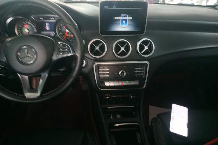 Used Mercedes-Benz GLA 2018 GLA 200 Sport Edition Audio And AC Panel