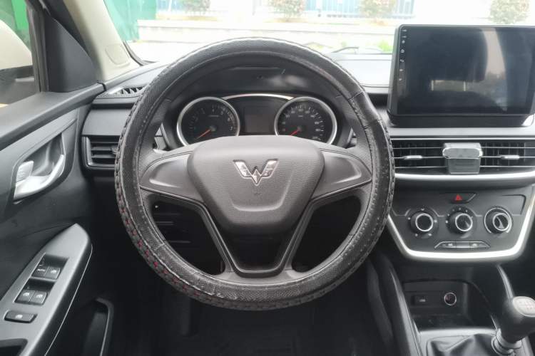 Used Wuling Hongguang S3 2019 1.5L Manual Standard Version China VI Standard Steering Wheel