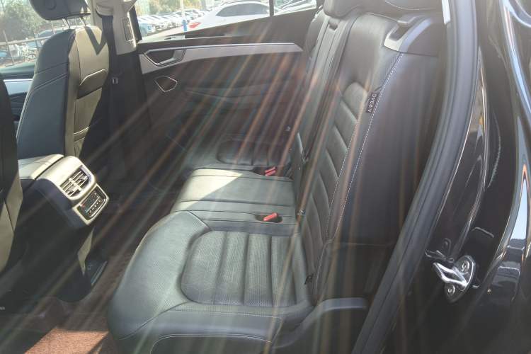 Used Volkswagen Talagon 2023 Facelift 380TSI All-Wheel Drive Luxury Jiajing Pro Version with 7 Seats