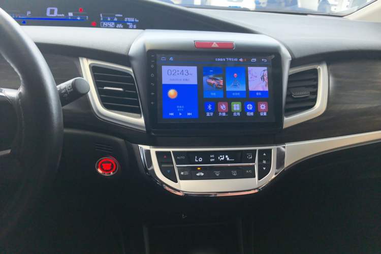 Used Honda Jade 2017 1.8L automatic Comfort version 5 seats Audio And AC Panel