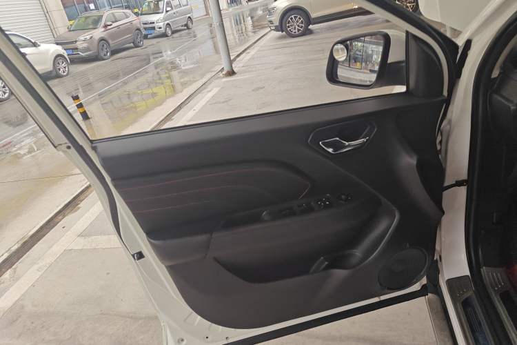 Used Soueast DX3 2016 1.5L Manual Luxury Edition