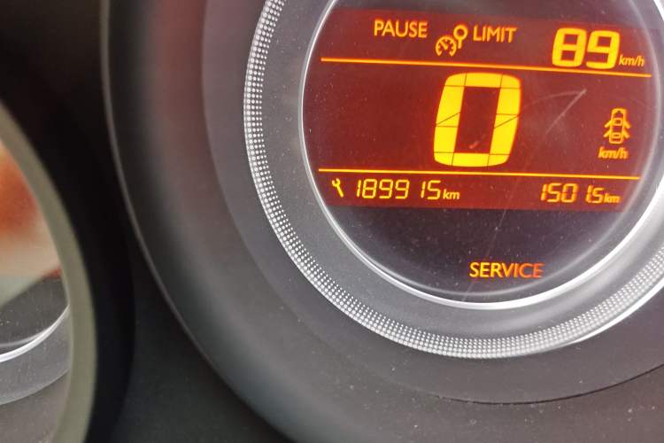 Used Citroen C4L 2015 1.2T Automatic Luxury Edition Odometer Close Up