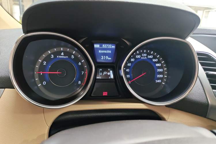 Used Hyundai Elantra (5th Generation / Langdong) 2012 1.6L Automatic Prestige Model
