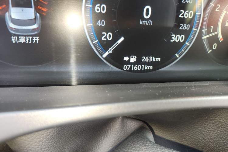 Used Jaguar F-PACE 2018 Restyled 2.0T All-Wheel-Drive R-Sport Sport Edition Odometer Close Up