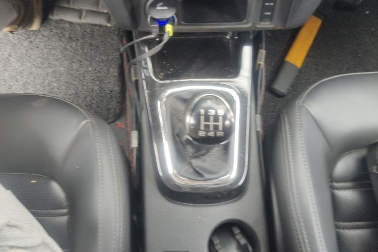 Used FORTHING Joyear S50 2016 2.0L Manual Luxury Version