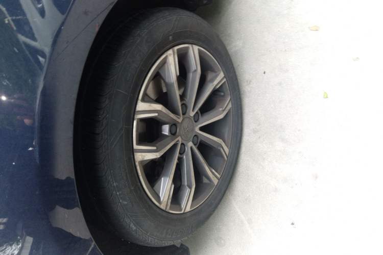 Used BYD Song MAX 2019 1.5T Automatic Smart Connect ZhiLian RuiDong Model 7 Seats China V Emission Standard Left Front Wheel Hub