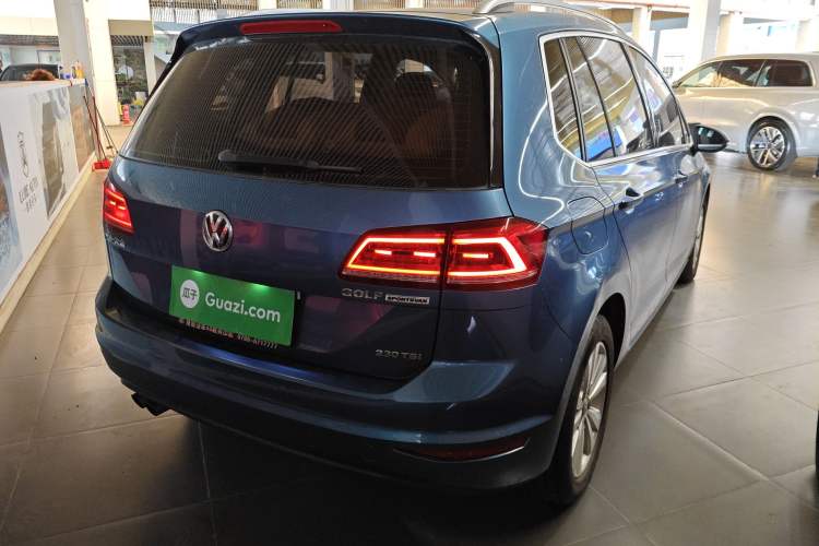 Used Volkswagen Golf Sportsvan 2018 230TSI Automatic Trend Edition
