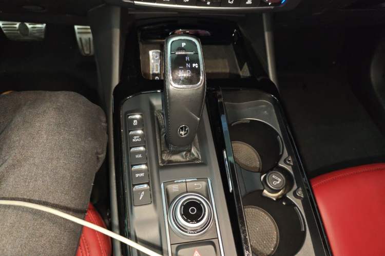 Used Maserati Levante 2019 3.0T Standard Version China VI Gear Lever