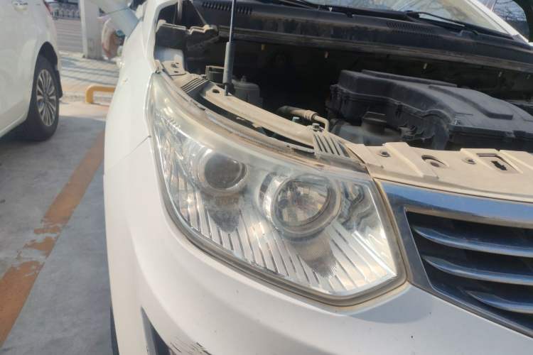 Used Cowin C3 2015 1.5L Manual Gold Diamond Edition
