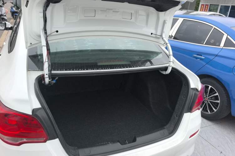 Used Chevrolet Cavalier 2019 320 Automatic Enjoyment with Sunroof Trunk