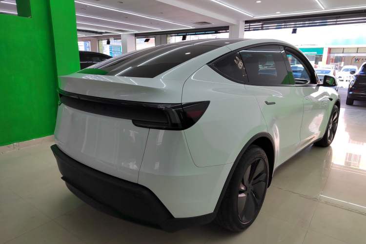 Used Tesla Model Y 2025 Rear-Wheel-Drive Version